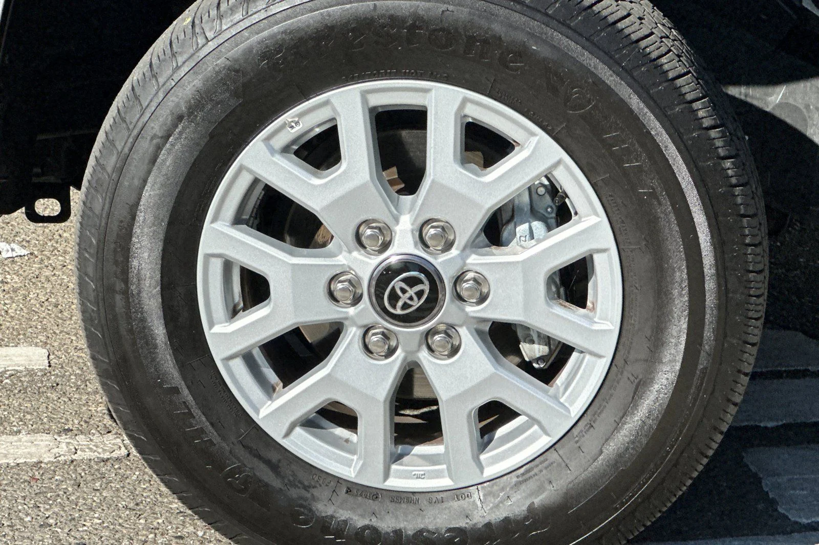 2025 Toyota Tacoma SR5 - Photo 16