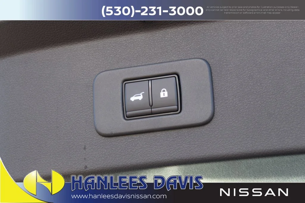 New 2026 White Nissan PLATINUM+ image 11