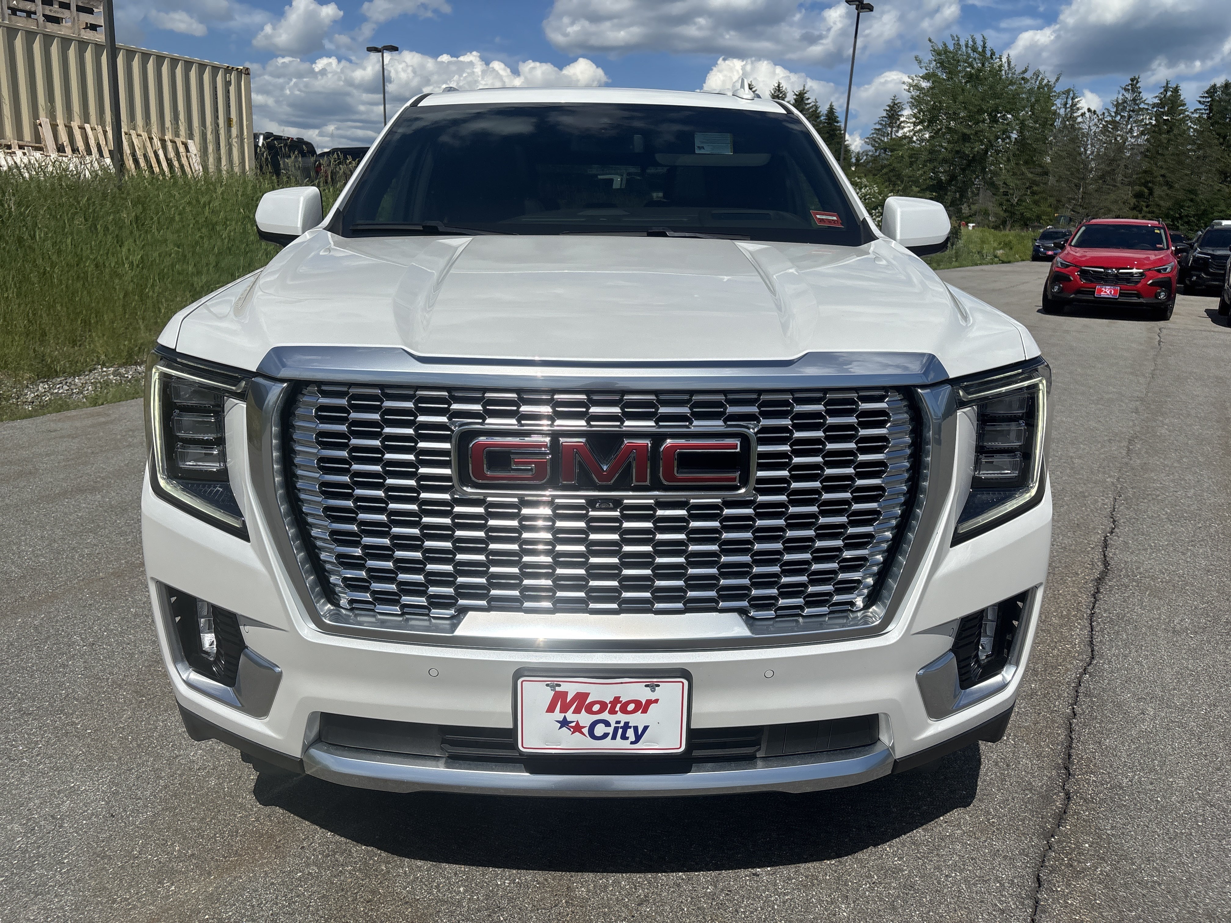 Used 2024 White Frost Tricoat GMC Denali image 8
