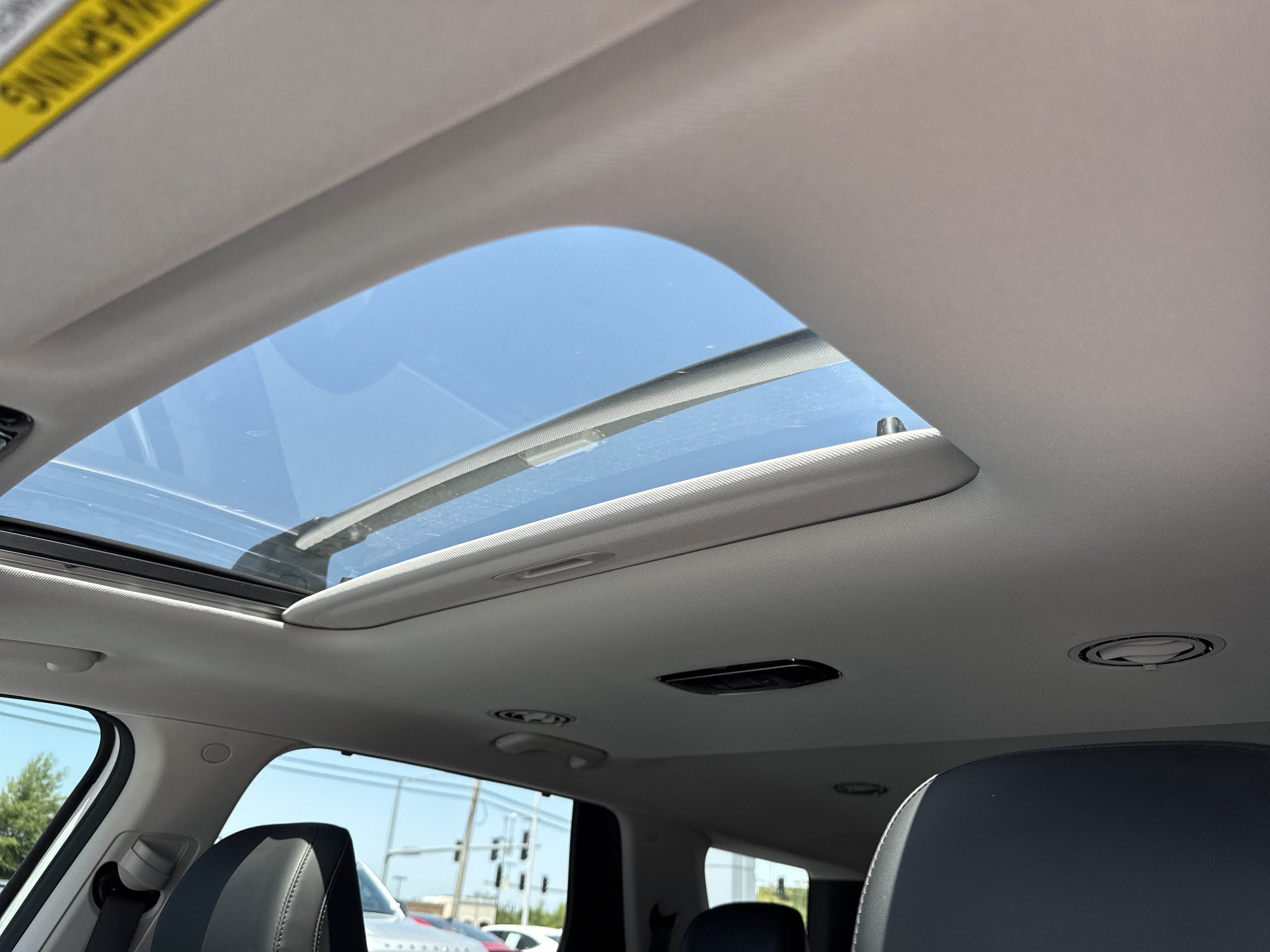 Used 2025 Hyper White Hyundai XRT AWD image 17