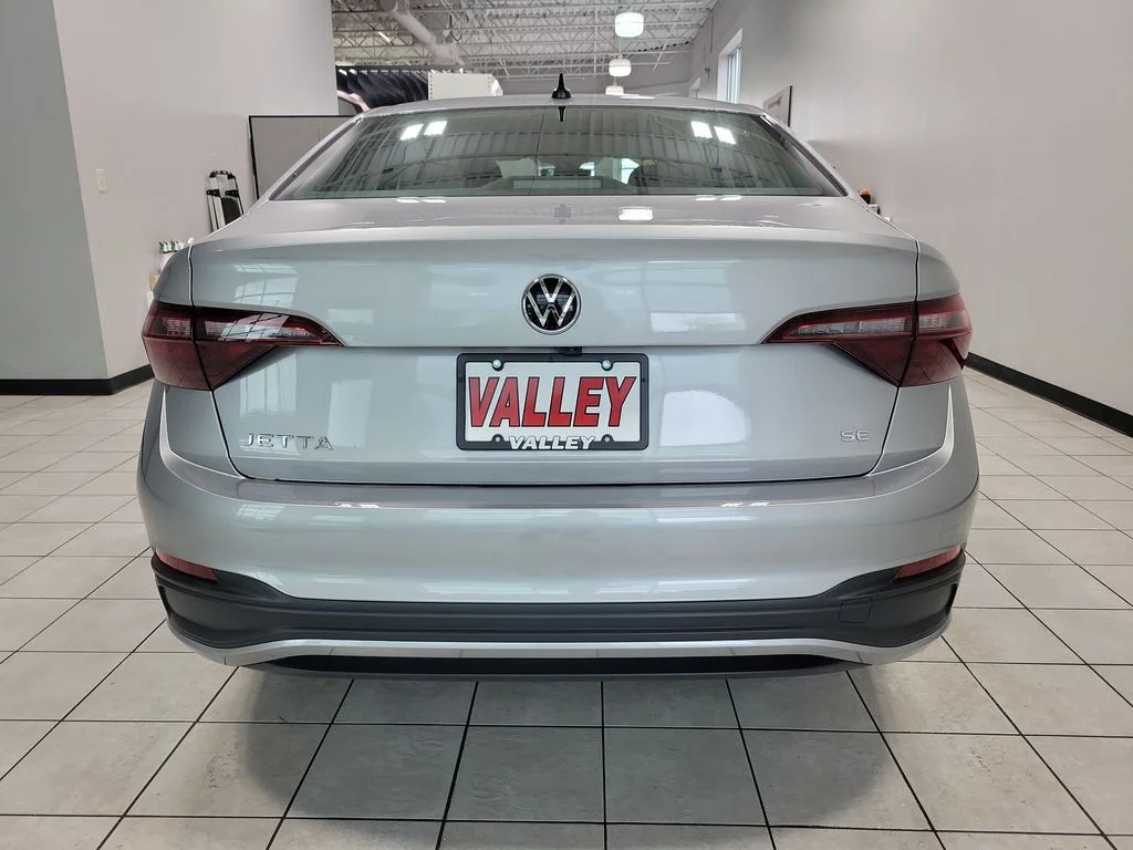 Used 2023 Pyrite Silver Metallic Volkswagen 1.5T SE image 11