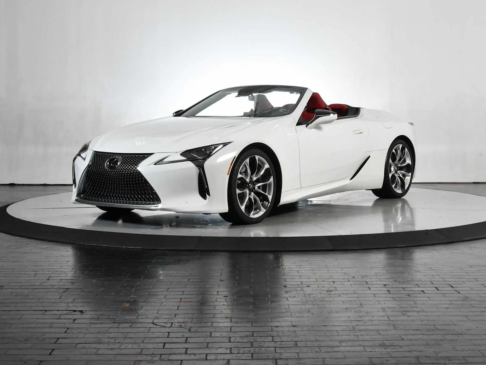 2021 Lexus LC 500 500 Convertible's photo