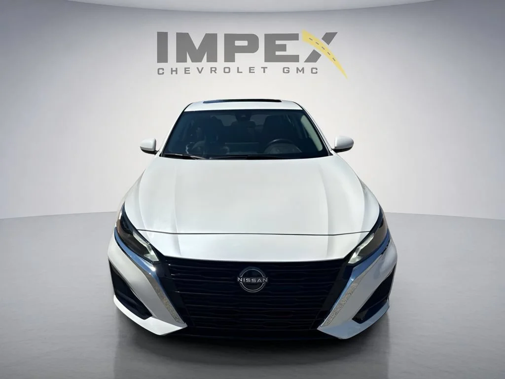 Used 2025 White Nissan SV image 8