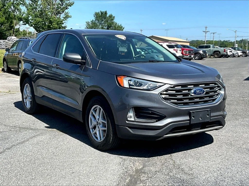 Used 2021 Gray Ford SEL image 1