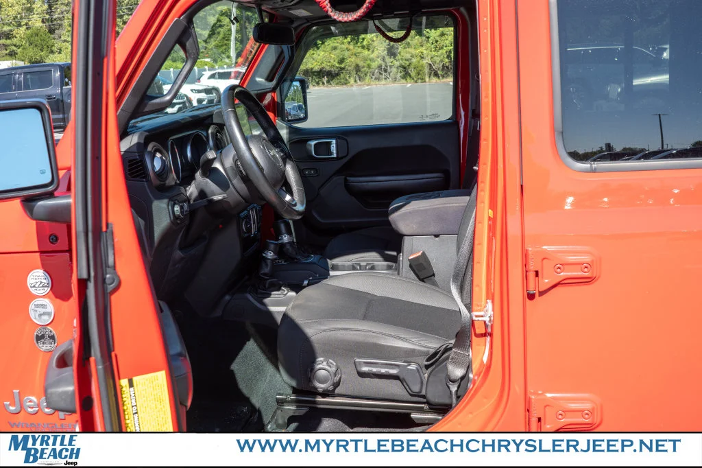 Used 2020 Red Clearcoat Jeep Unlimited Sport S image 18
