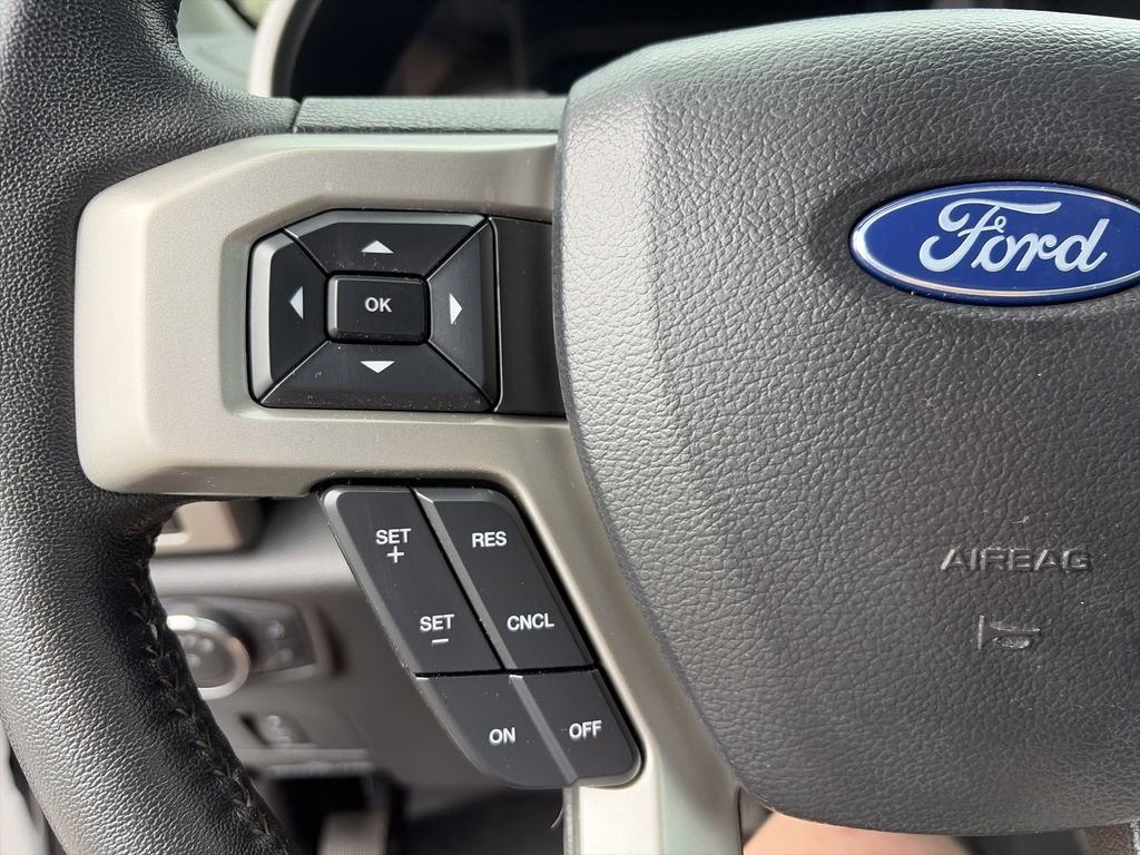 Used 2020 White Ford Lariat image 21