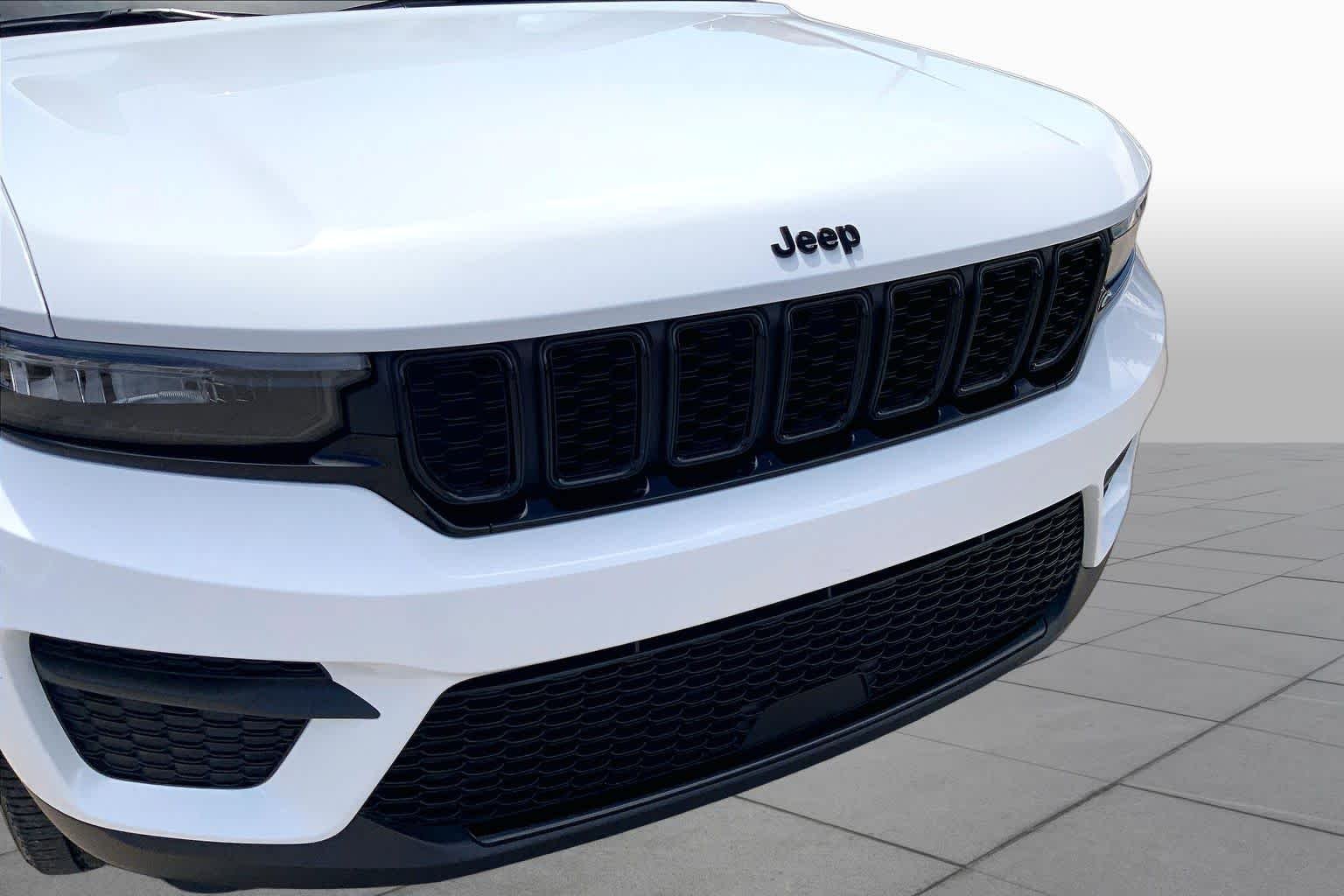 Used 2024 Bright White Clearcoat Jeep Altitude X image 29