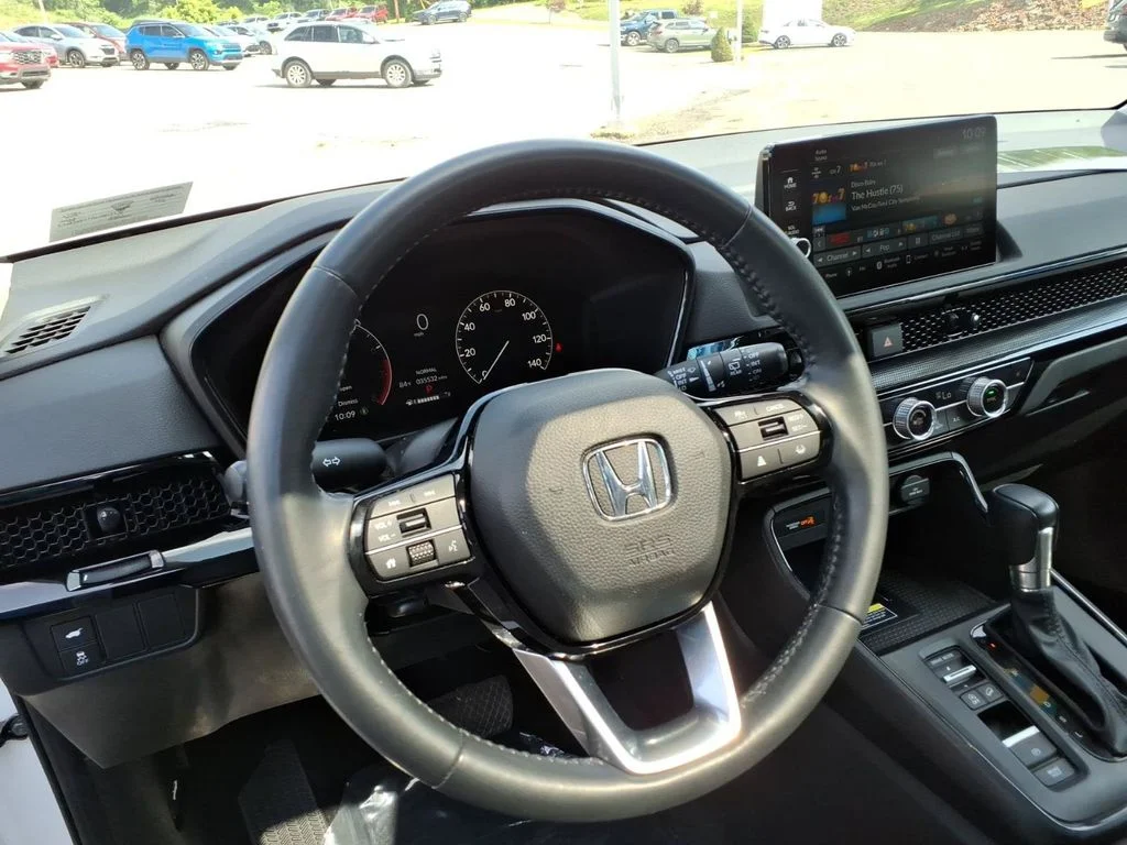 Used 2024 White Honda EX-L image 11