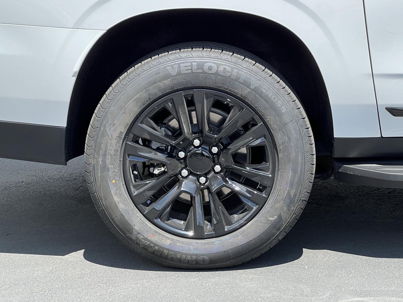 2025 GMC Yukon XL Denali - Photo 15