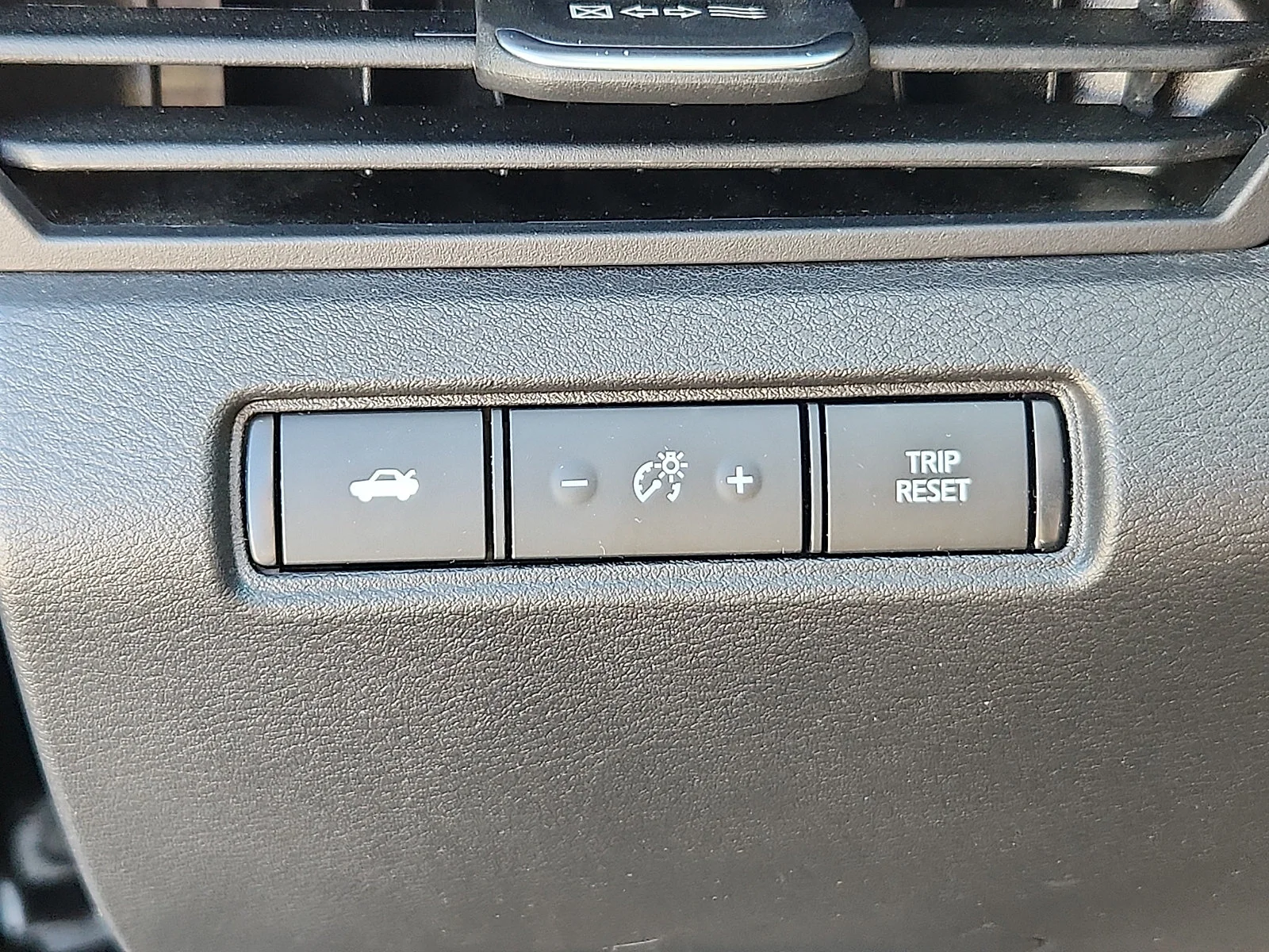Used 2025 Super Black Nissan 2.5 SV image 25