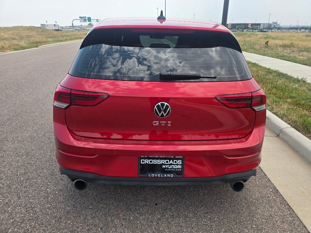 Used 2024 Kings Red Metallic Volkswagen SE image 5