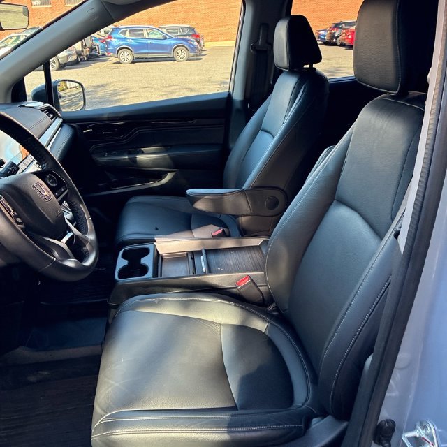 Used 2024 Obsidian Blue Pearl Honda Touring image 16