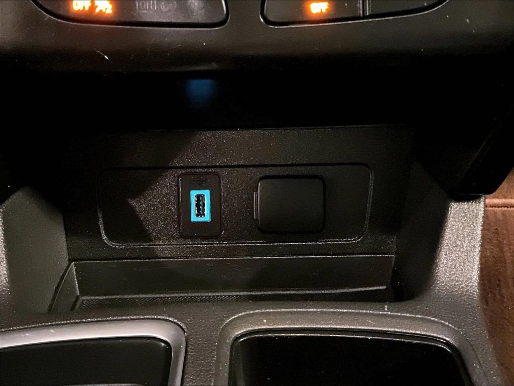 Used 2018 Silver Ford SE image 27