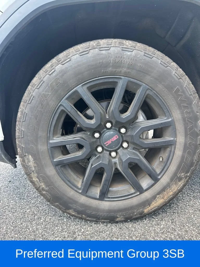 Used 2022 SUMMIT WHITE GMC Elevation image 12