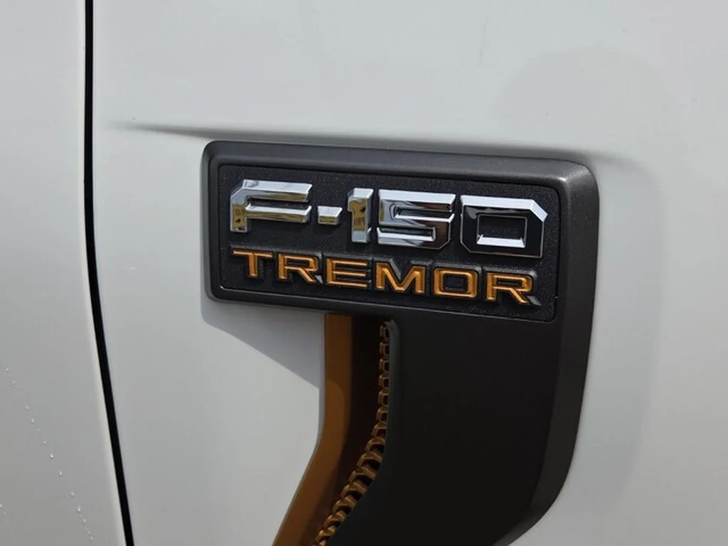 New 2026 Oxford White Ford Tremor® image 13