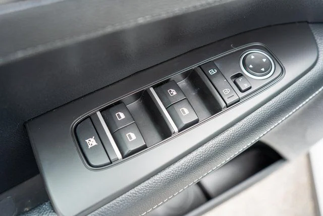 Used 2023 White Kia GT-Line image 18