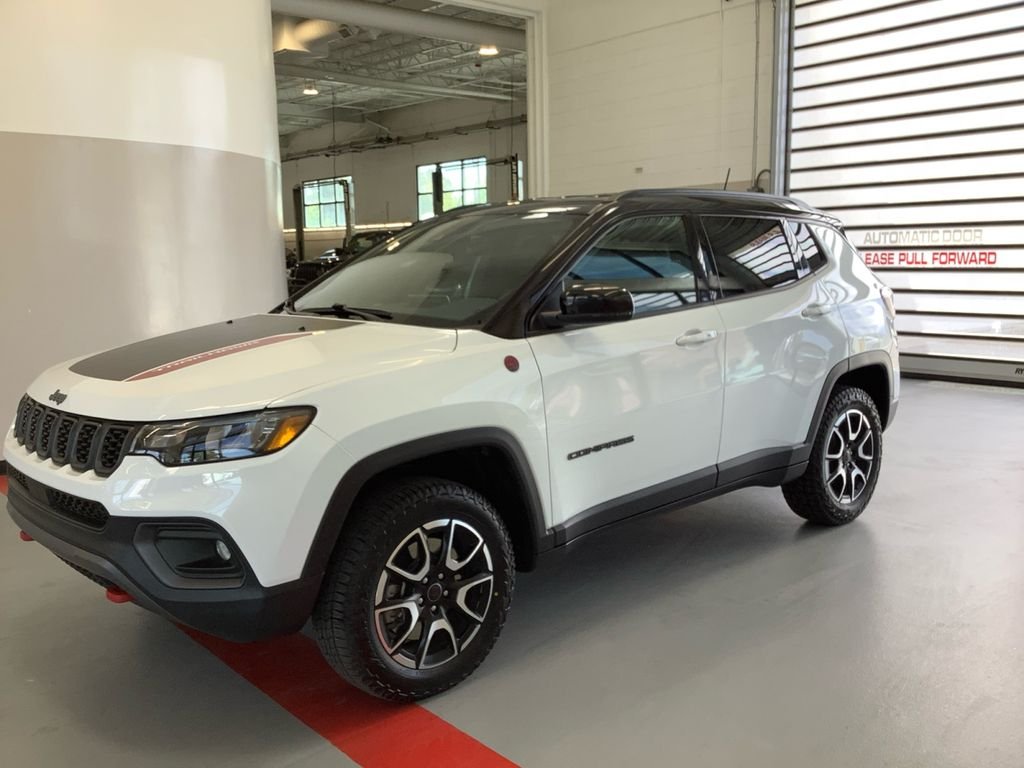 Used 2025 White Jeep Trailhawk image 24