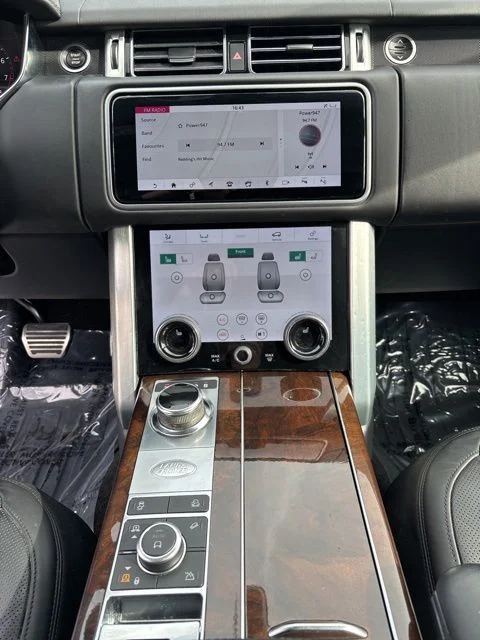 Used 2021 White Land Rover Westminster image 11
