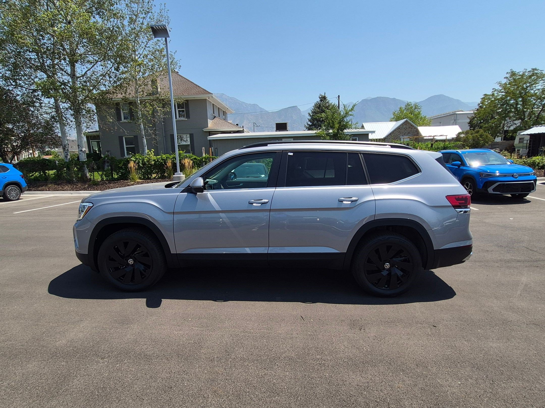 New 2026 Silver Mist Metallic Volkswagen 2.0T SE w/Technology image 7