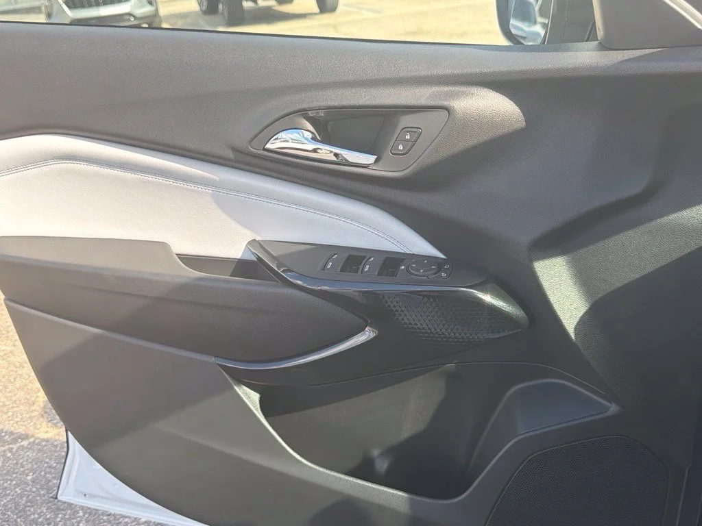 New 2026 Summit White Chevrolet LT image 28
