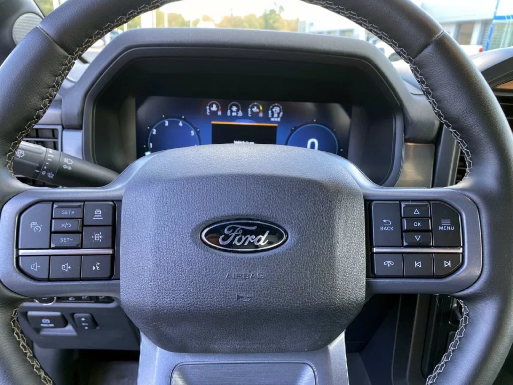 Used 2025 Black Metallic Ford Lariat image 21