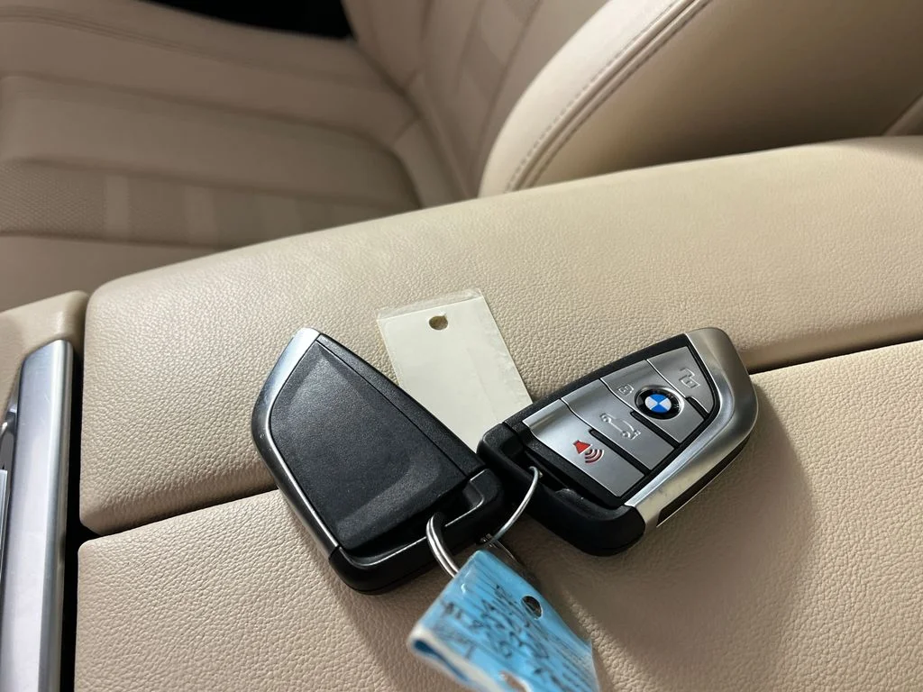 Used 2022 Blue Metallic BMW xDrive40i image 26