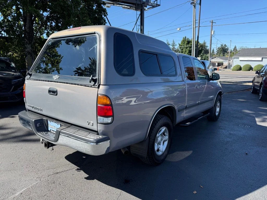 Used 2000 Gray Toyota SR5 image 10