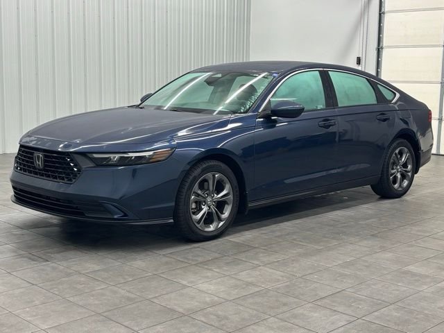 Used 2023 Black Honda EX image 5