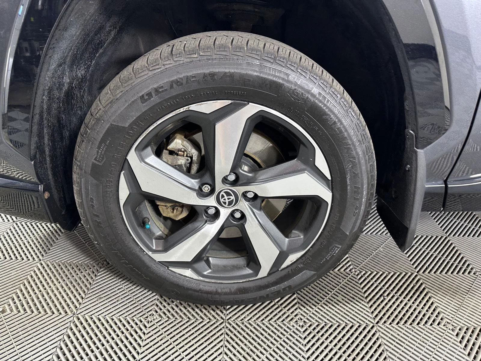 Used 2022 Magnetic Gray Metallic Toyota SE image 22