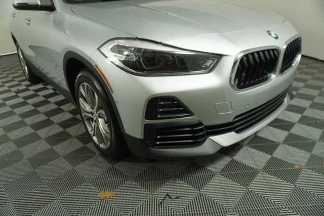 Used 2021 Glacier Silver Metallic BMW sDrive28i image 10
