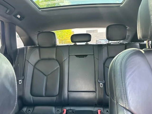 Used 2018 Blue Porsche Base image 8