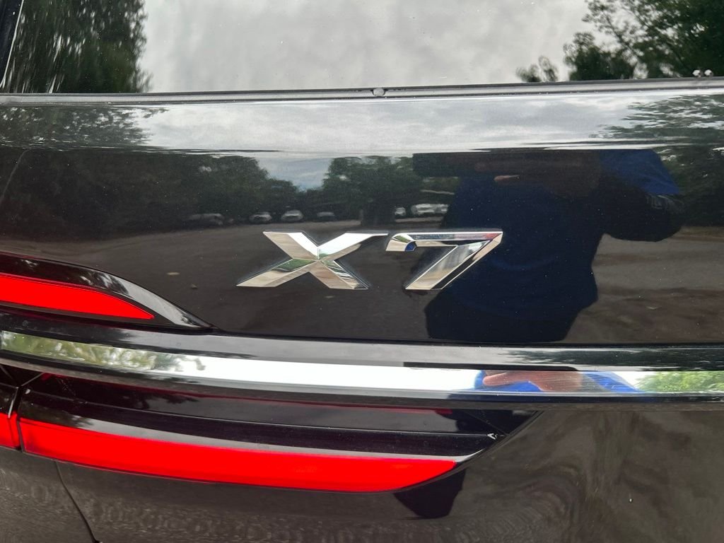 Used 2024 Black BMW xDrive40i image 10