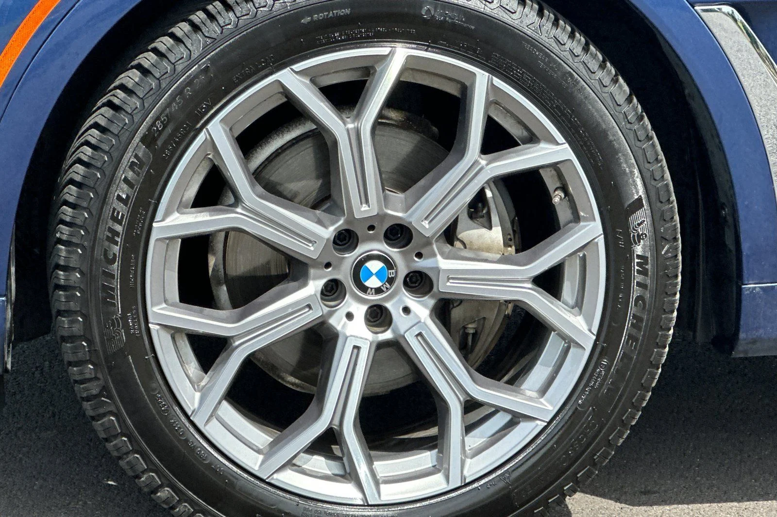 Used 2020 Blue BMW xDrive40i image 33