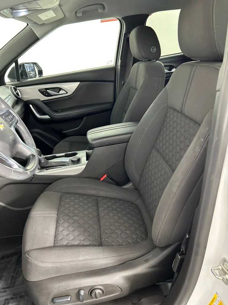 Used 2022 White Chevrolet LT image 12
