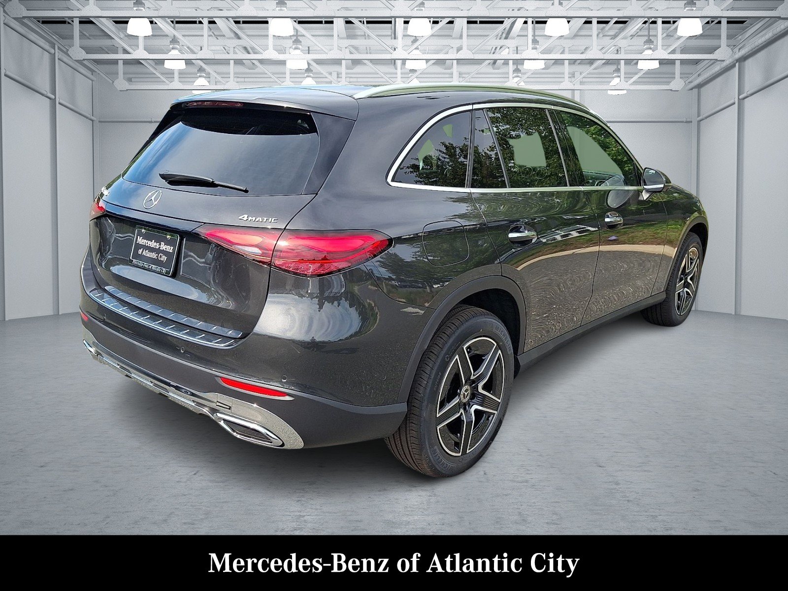 New 2027 Graphite Grey Metallic Mercedes-Benz GLC 300 image 4