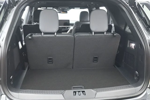 New 2026 Carbonized Gray Metallic Ford Tremor® image 19