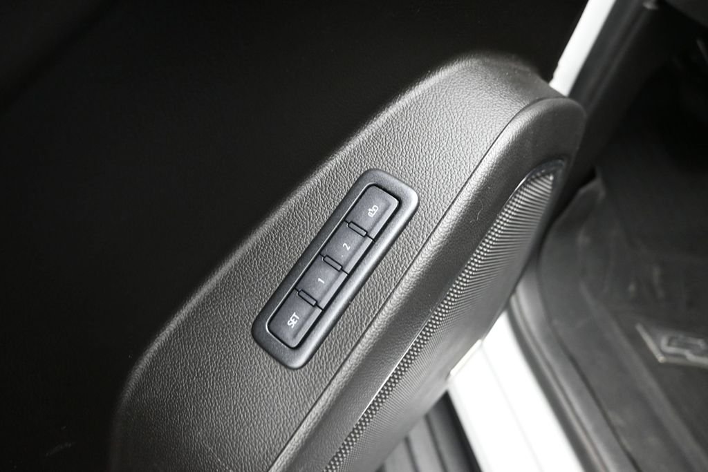 Used 2020 White Chevrolet Premier image 20