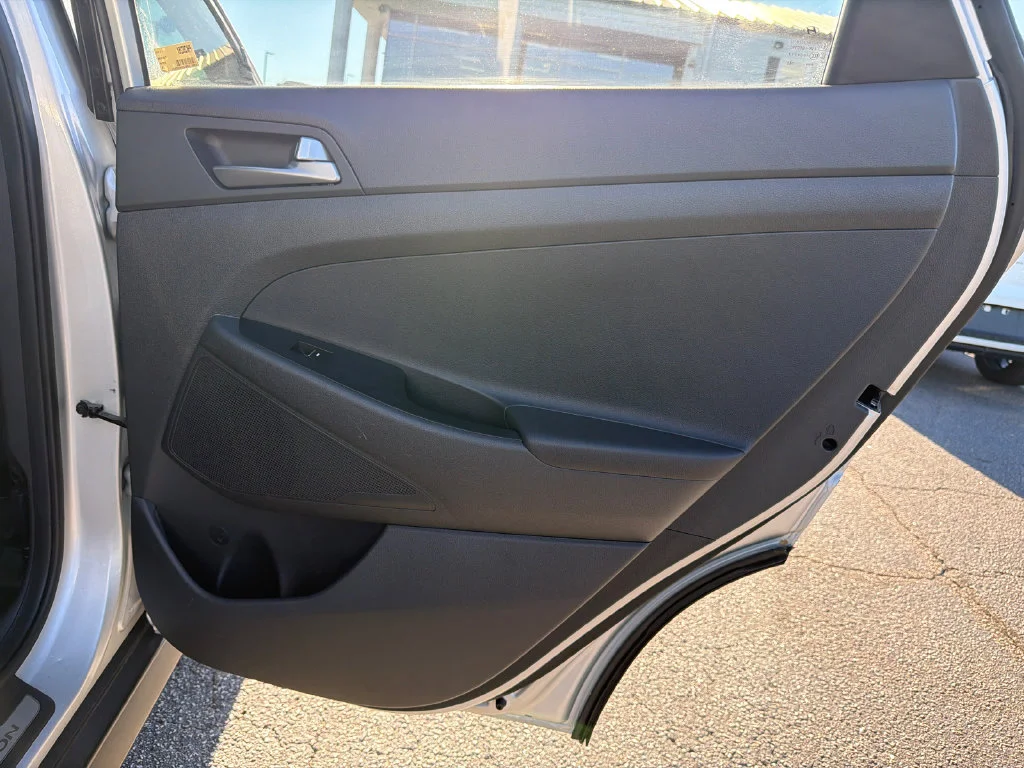 Used 2016 Silver Hyundai Limited image 16