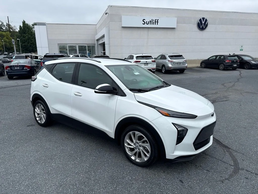 Used 2022 Summit White Chevrolet LT image 38