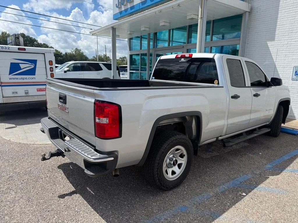 Used 2019 Silver GMC Base image 3