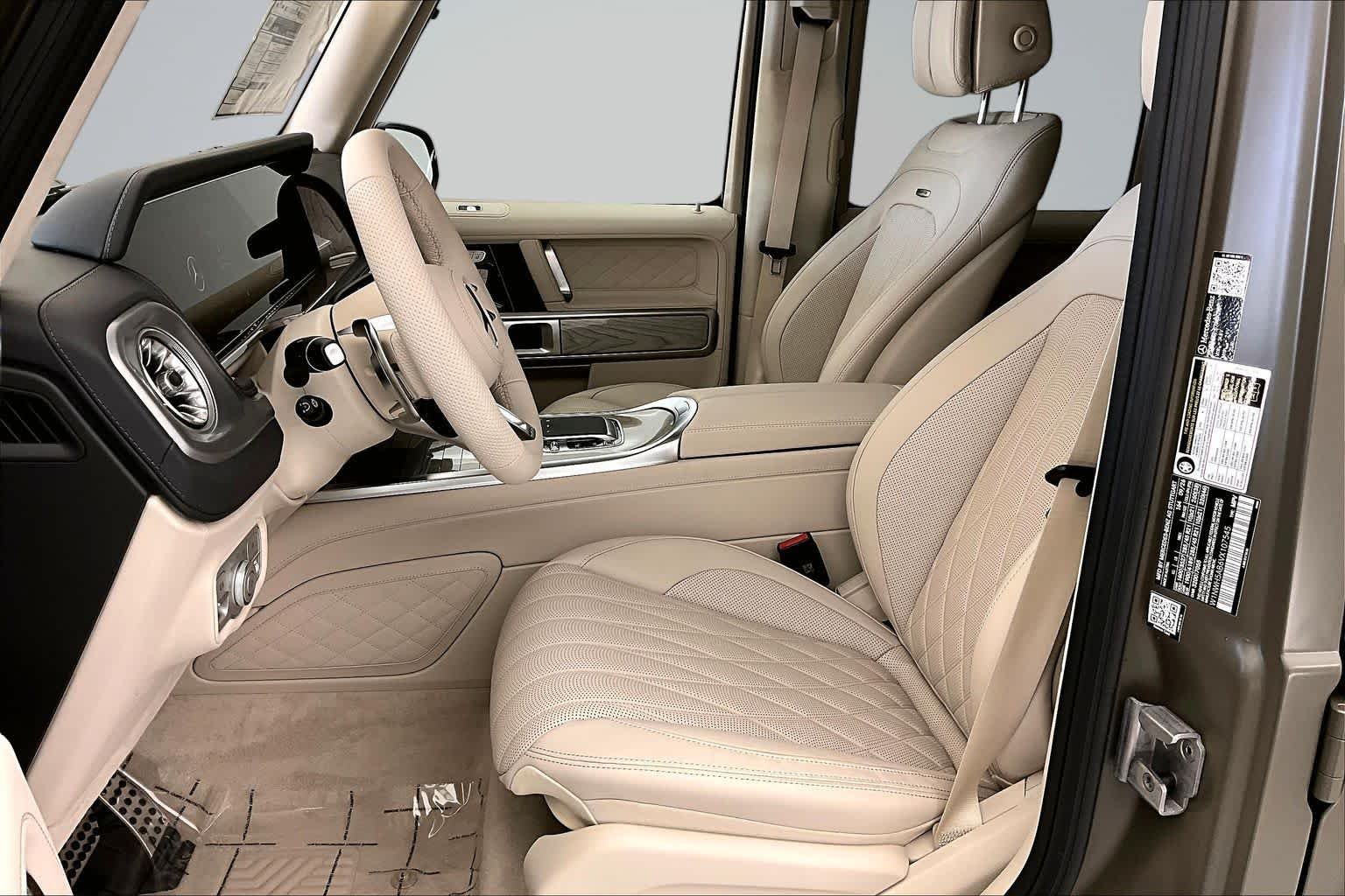 New 2027 MANUFAKTUR Dark Olive Green Magno Mercedes-Benz AMG® G 63 SUV image 11
