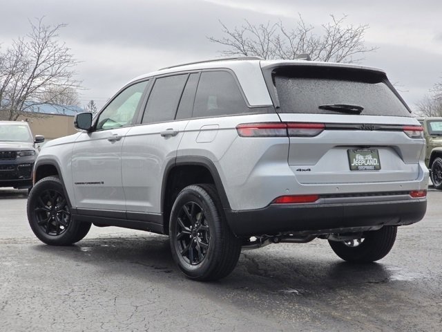 New 2026 Silver Zynith Exterior Paint Jeep Altitude image 27