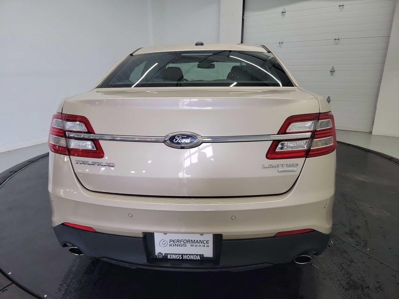 Used 2017 White Gold Metallic Ford Limited image 8
