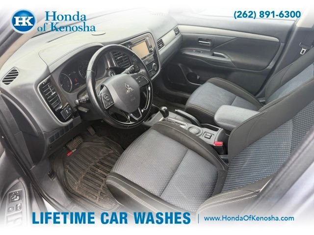 Used 2016  Mitsubishi SE image 6