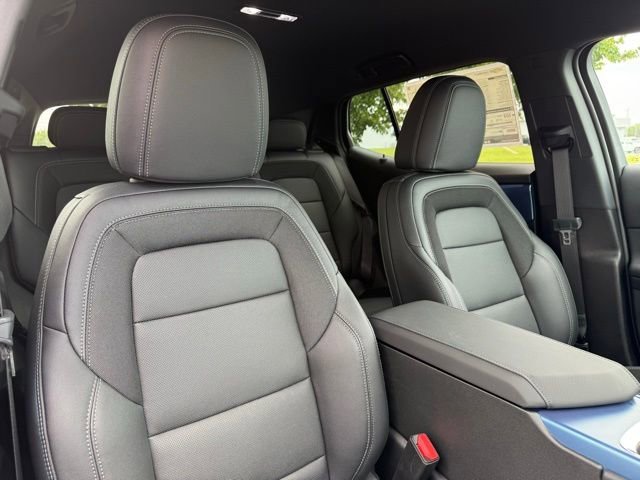 2025 Chevrolet Equinox EV LT - Photo 11