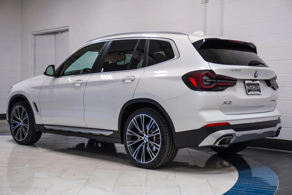Used 2023 White BMW xDrive30i image 35