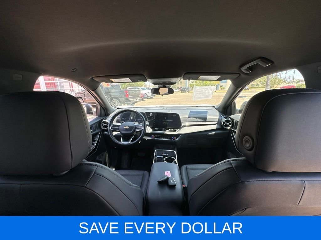 Used 2025 White Chevrolet LT image 12