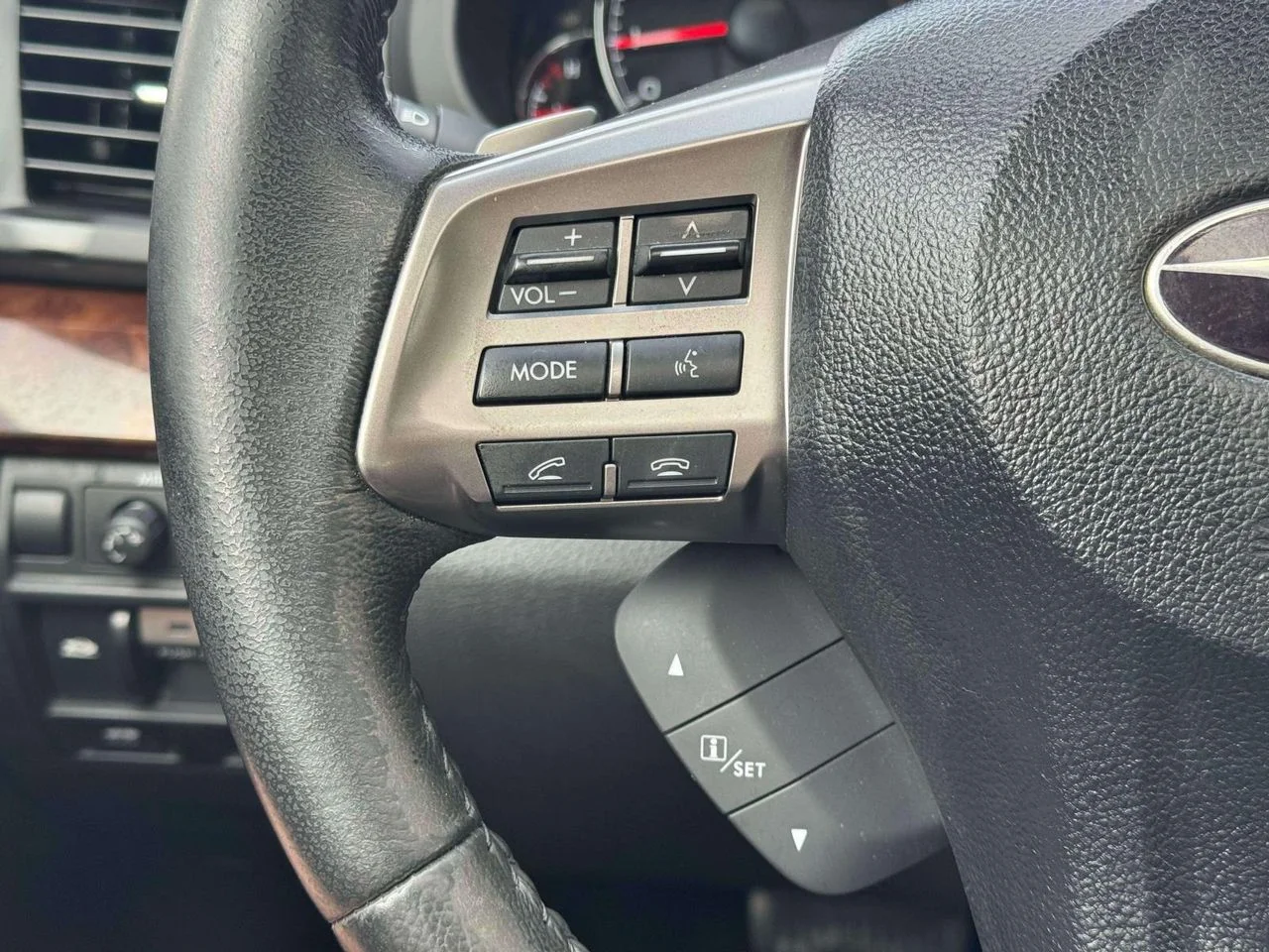 Used 2013 Graphite Gray Metallic Subaru 2.5i Limited image 28