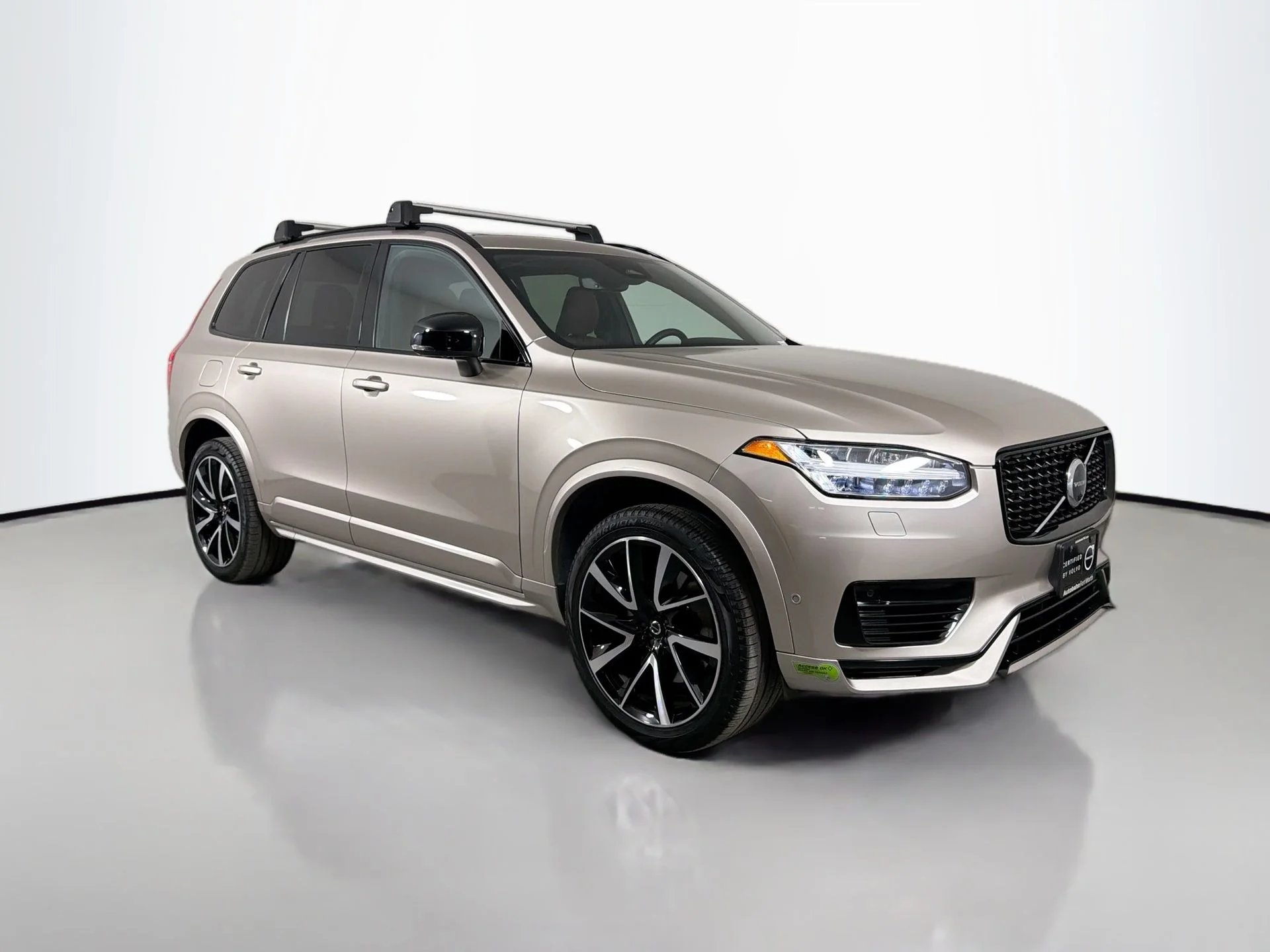 Certified Used 2023 Bright Dusk Volvo Plus image 3