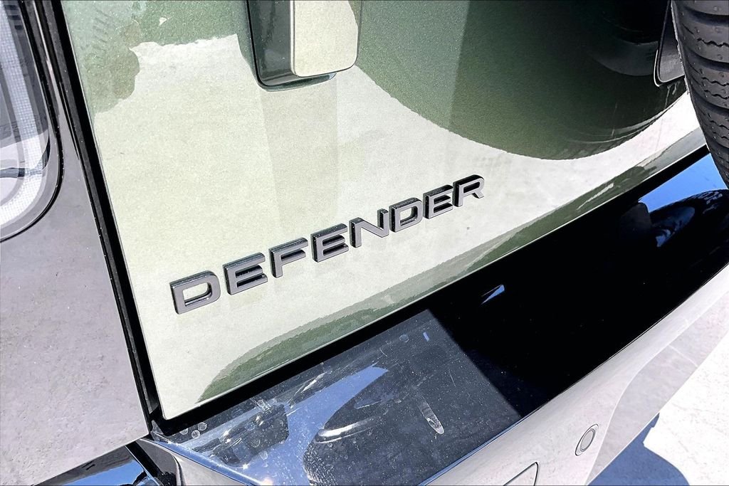 New 2026 WOOLSTONE GREEN Land Rover S 300PS  image 9